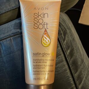 AVON Skin SO Soft Satin Glow illuminating moisturizer NEW 6.7oz